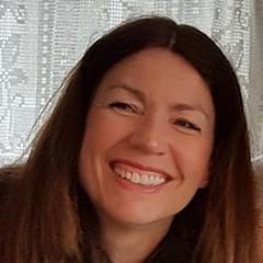 Portrett av Hilde Kristoffersen som smiler
